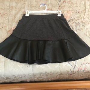 Mini gray skirt with faux leather trim